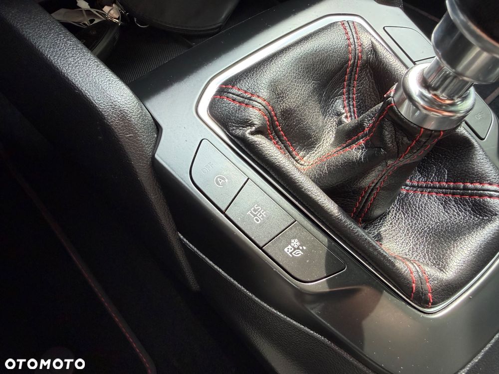 Ford Focus 1.5 EcoBlue Start-Stopp-System ST-LINE - 21