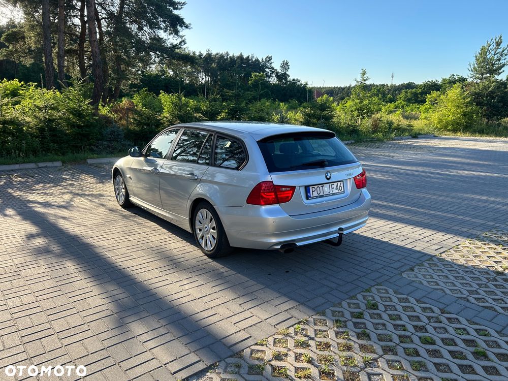 BMW Seria 3 318i Edition Exclusive - 4