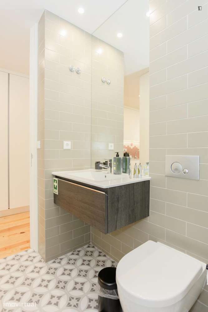 Apartamento com 1 quartos - localizado em Santo Ildefonso Porto - Grande imagem: 3/18