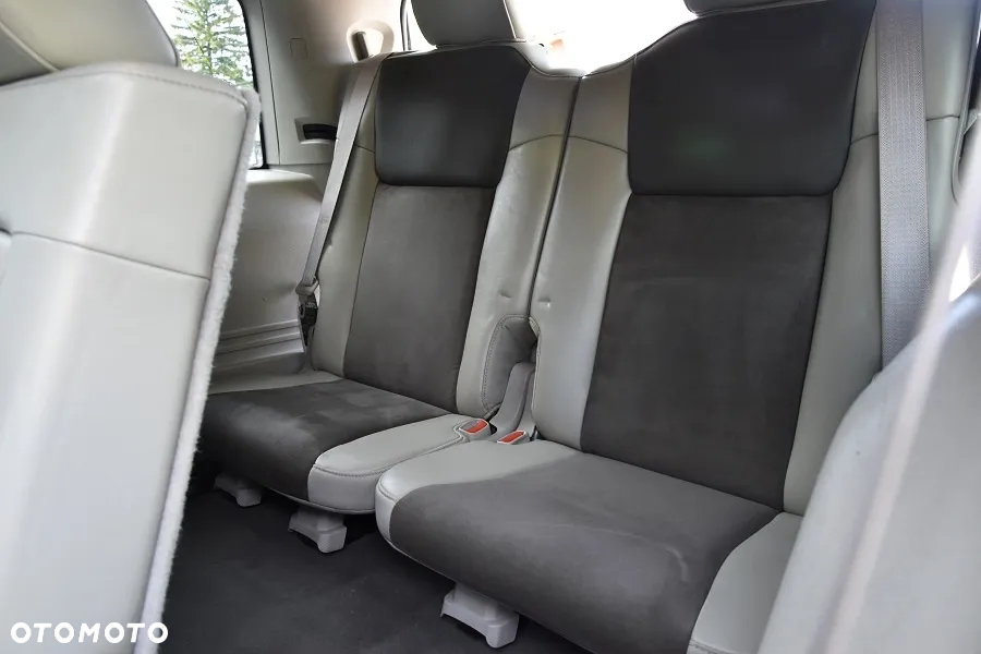 Jeep Commander 3.0 CRD Overland - 19