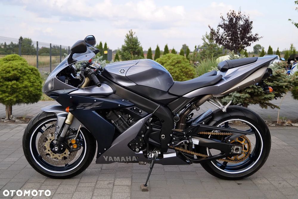 Yamaha R1 - 7