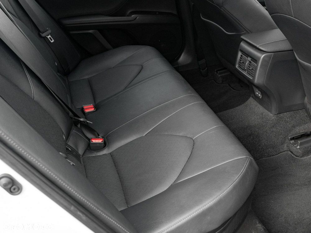 Toyota Camry - 28
