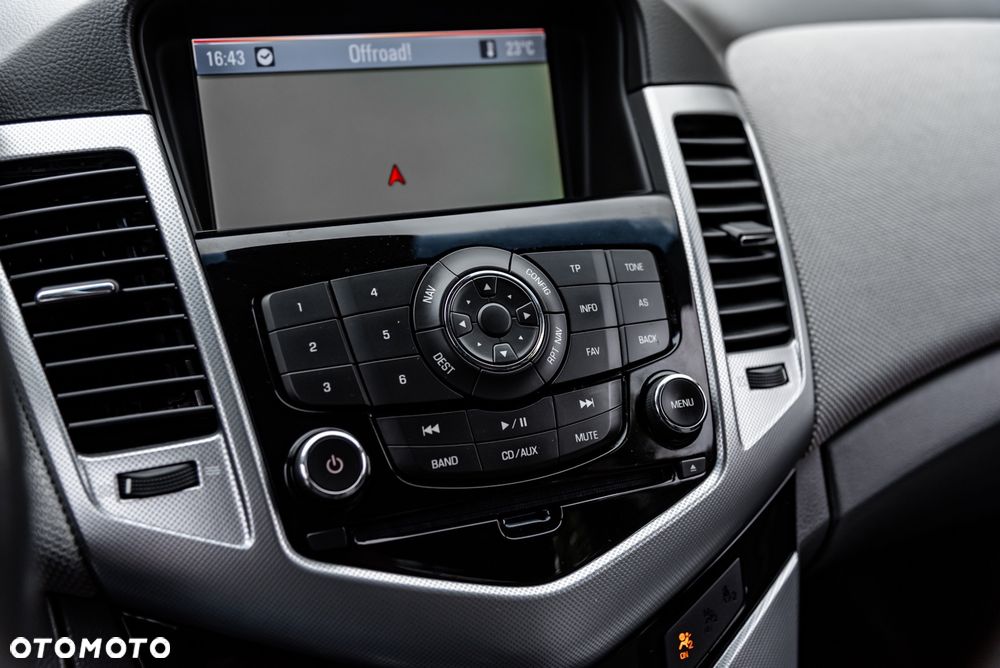 Chevrolet Cruze 1.8 LS - 33