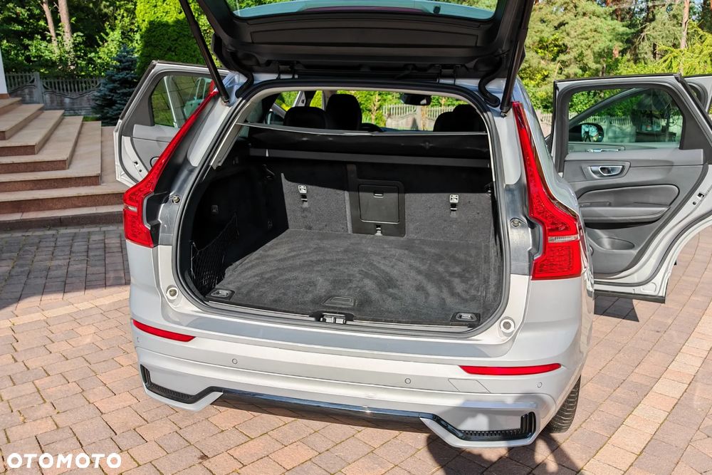 Volvo XC 60 B4 D AWD Plus Dark - 14