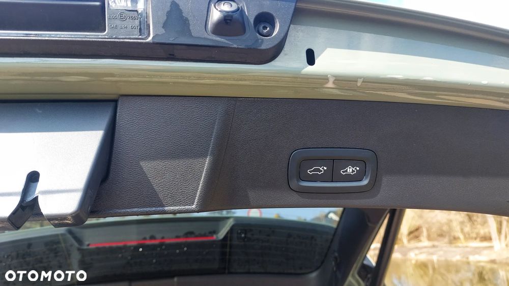 Volvo XC 40 B5 AWD Ultimate Dark - 21