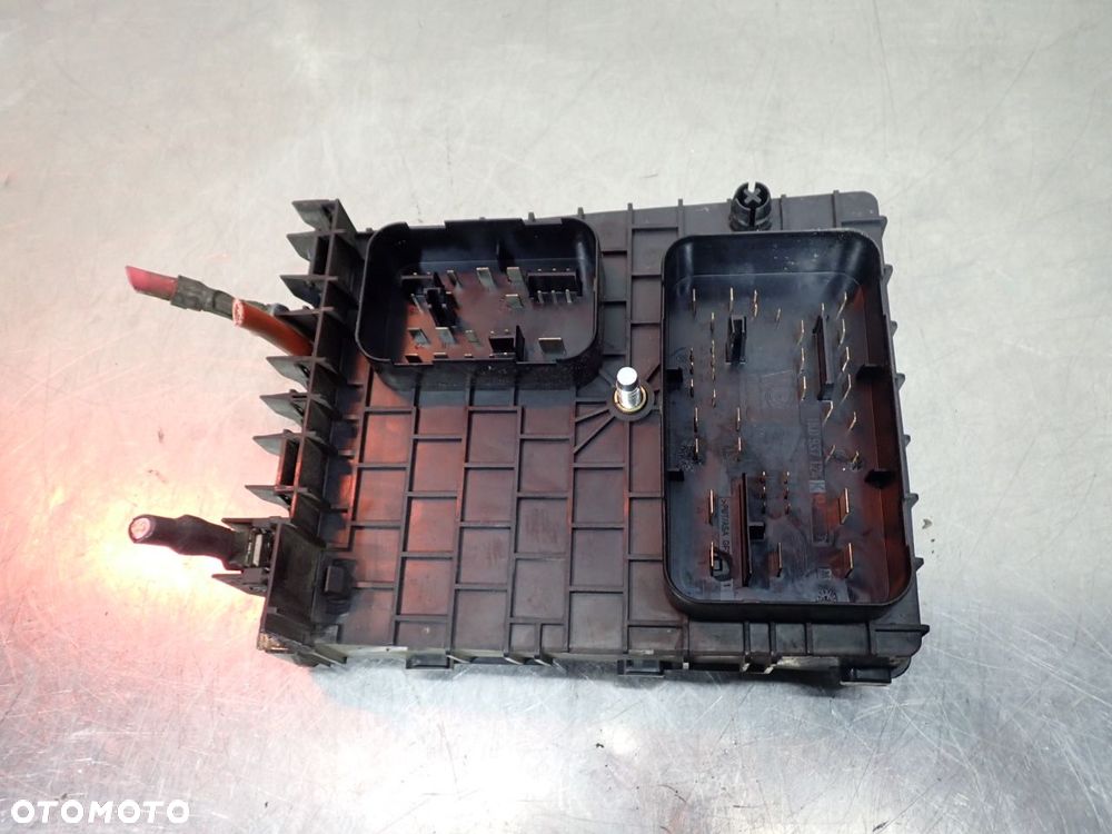 SKRZYNKA BEZPIECZNIKÓW SEAT ALTEA - 6