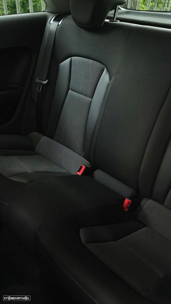 Audi A1 1.6 TDI S-line - 6