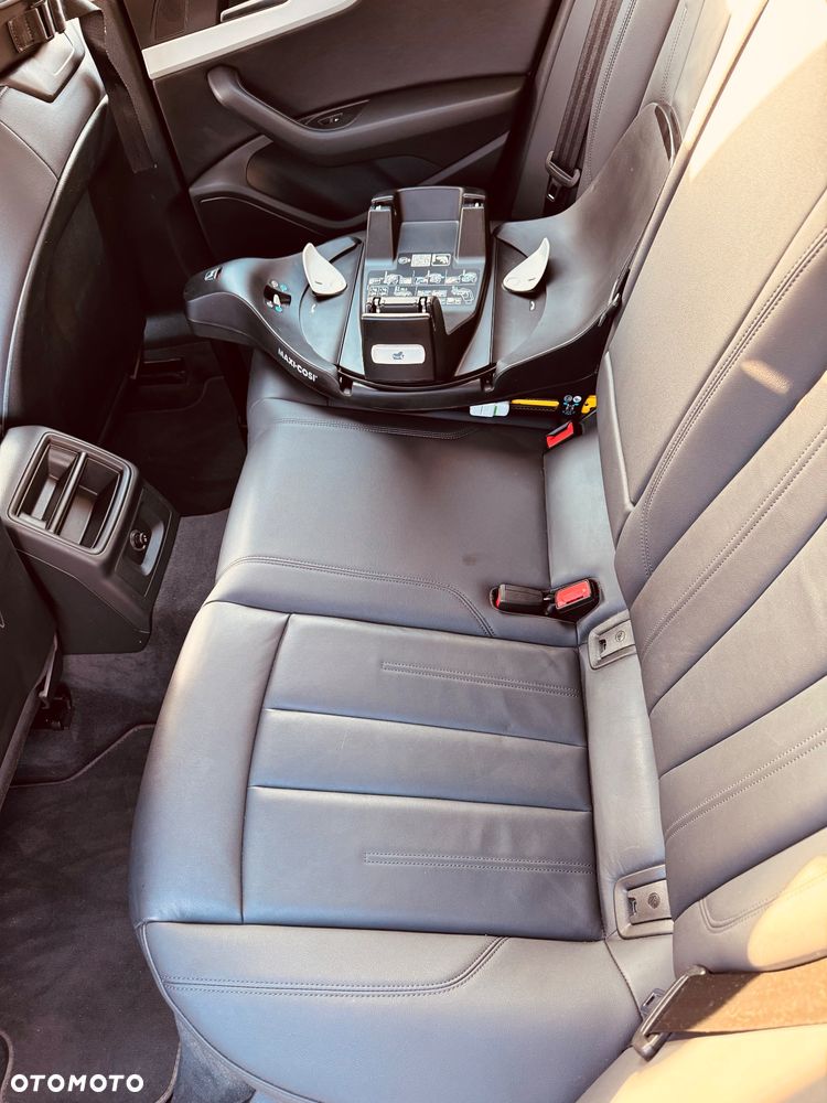 Audi A4 Avant 30 TDI S tronic - 14