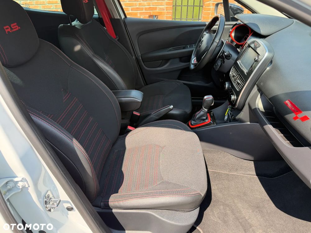 Renault Clio TCe 220 EDC R.S Trophy - 21