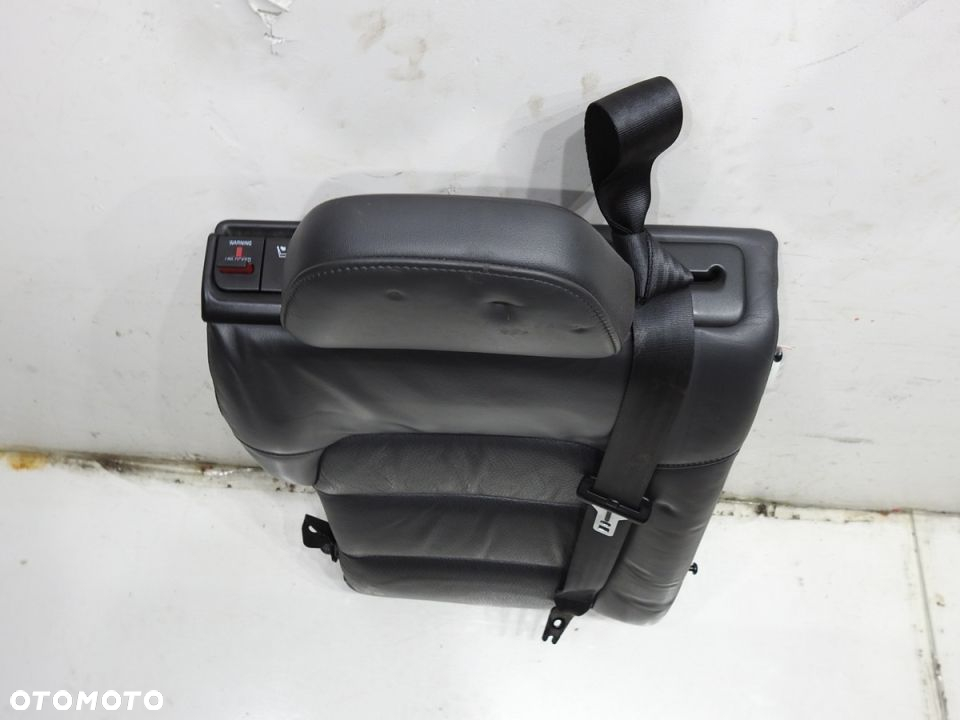 OPARCIE KANAPY PRAWY TYŁ VOLVO V70 III - 2