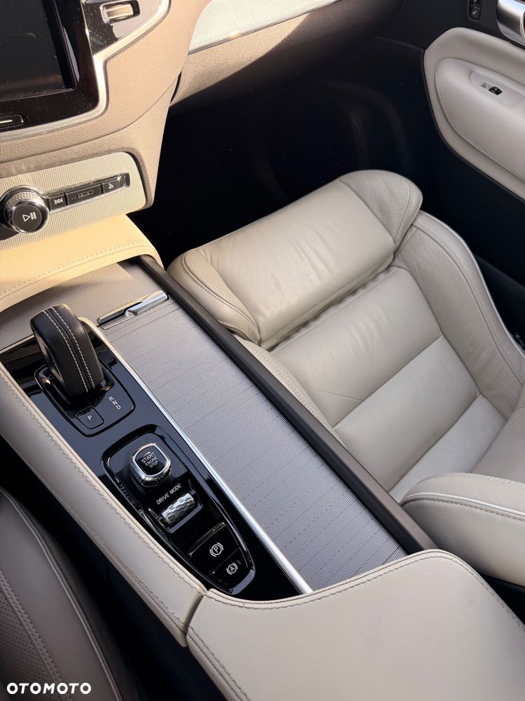 Volvo XC 90 - 16