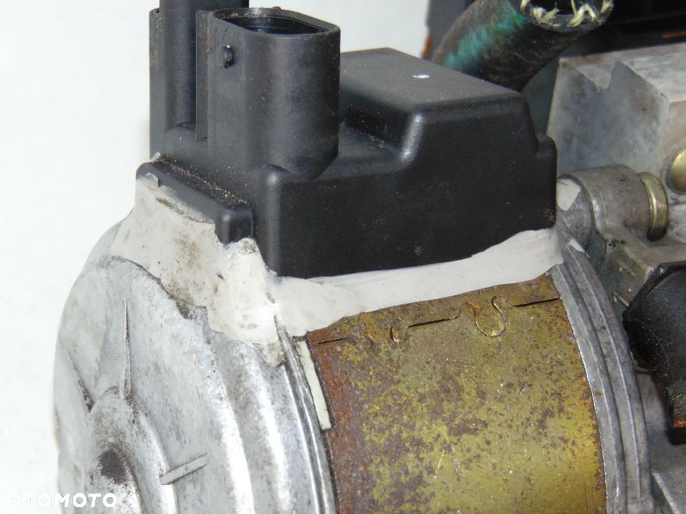 Pompa kompresor zawieszenia 9643373280 9636713880 9636713880/B 9636713880 Citroen C5 I II 01-08r - 13