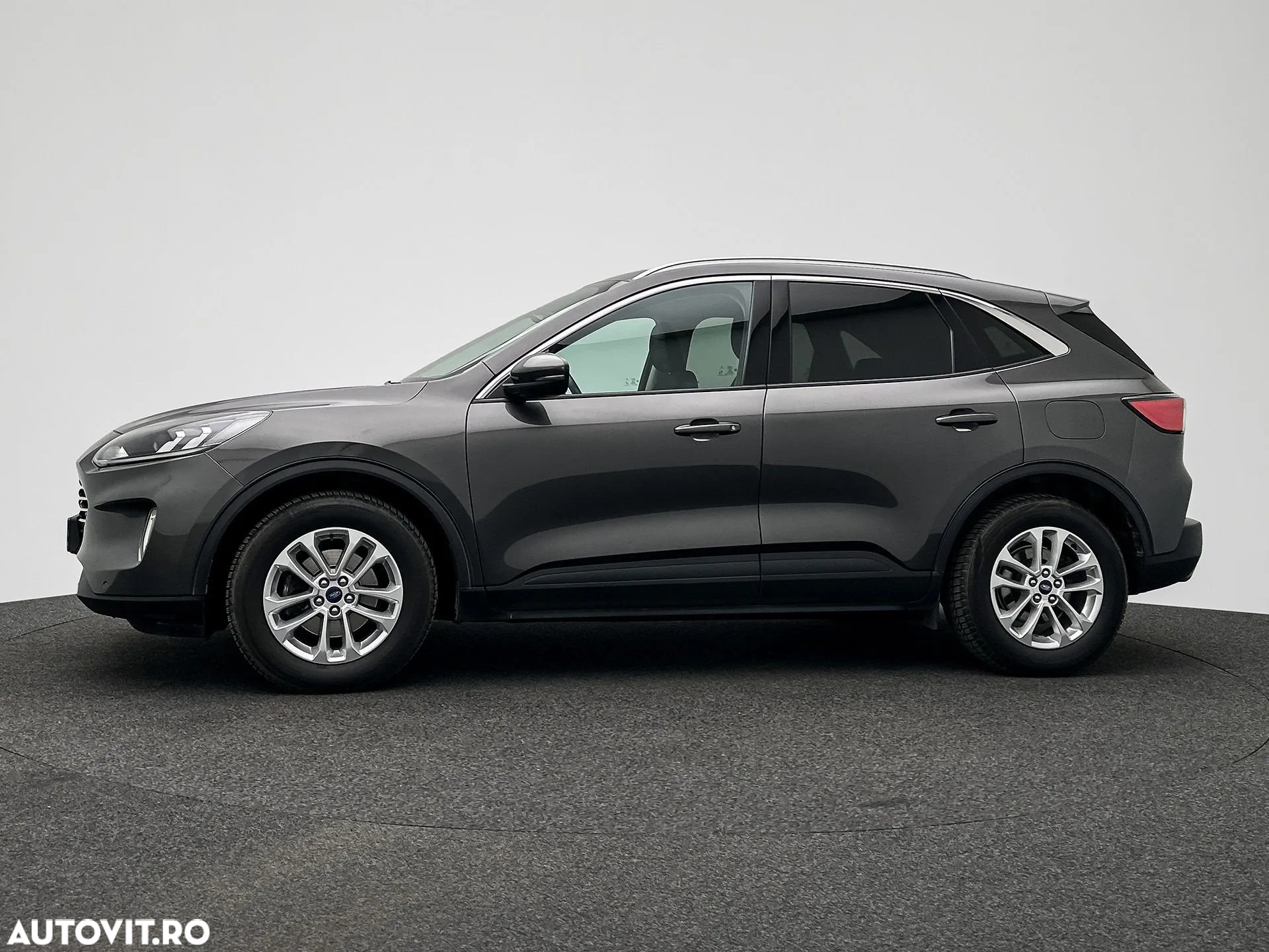 Ford Kuga 1.5 TDCi 2x4 Aut. Titanium - 12