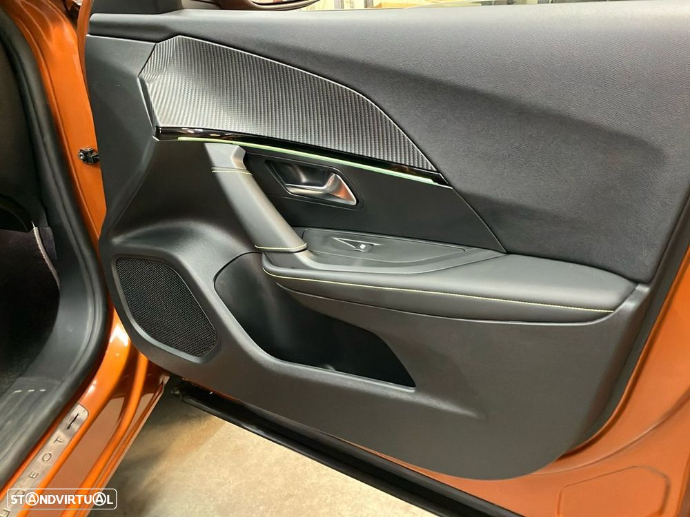 Peugeot 2008 1.2 PureTech GT - 23