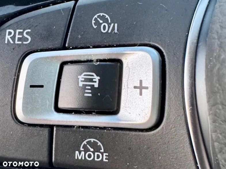 Volkswagen Passat - 27