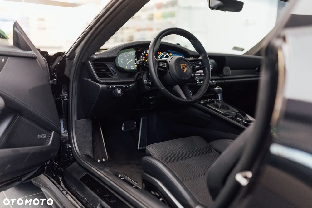 Porsche 911 GT3 Touring PDK - 19