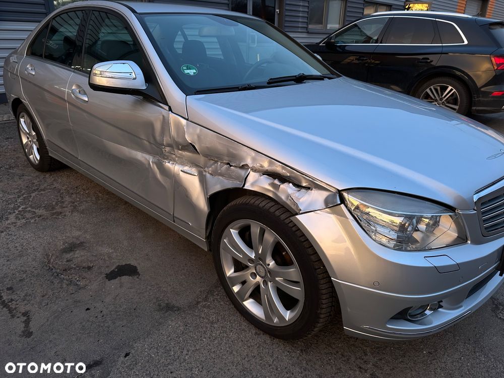 Mercedes-Benz Klasa C 320 CDI DPF 4Matic 7G-TRONIC Elegance - 3