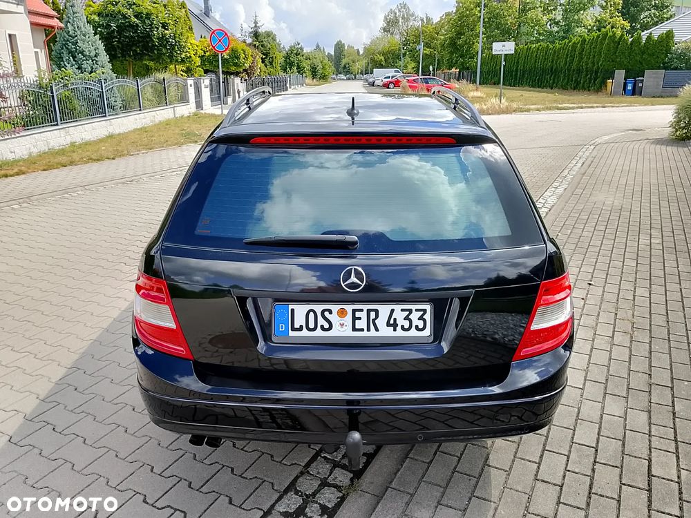 Mercedes-Benz Klasa C 180 CGI BlueEff Classic - 8