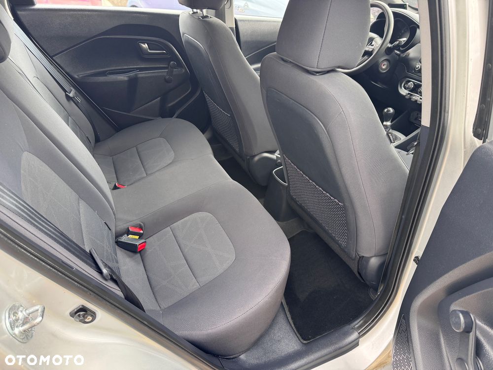 Kia Rio 1.2 L - 7