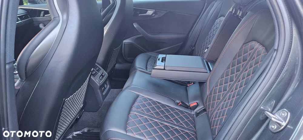Audi S4 Limousine - 35
