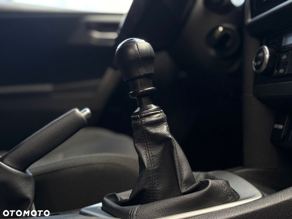 Toyota Auris 1.4 D-4D Premium - 22