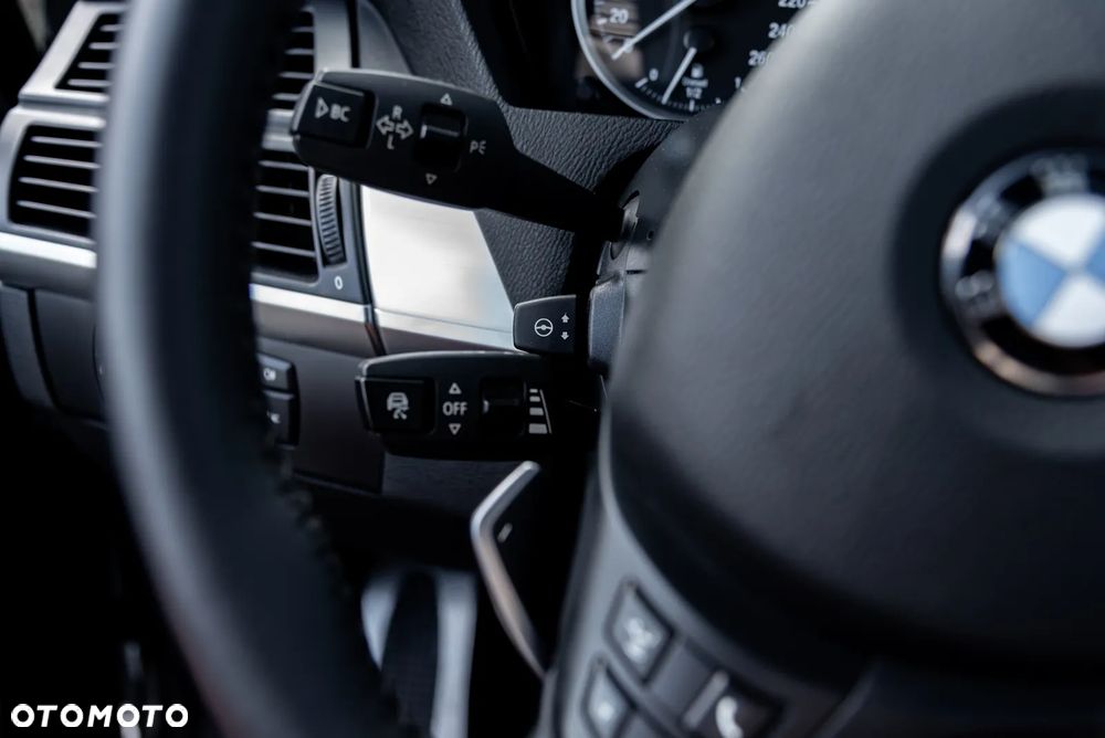 BMW X5 M M50d - 39