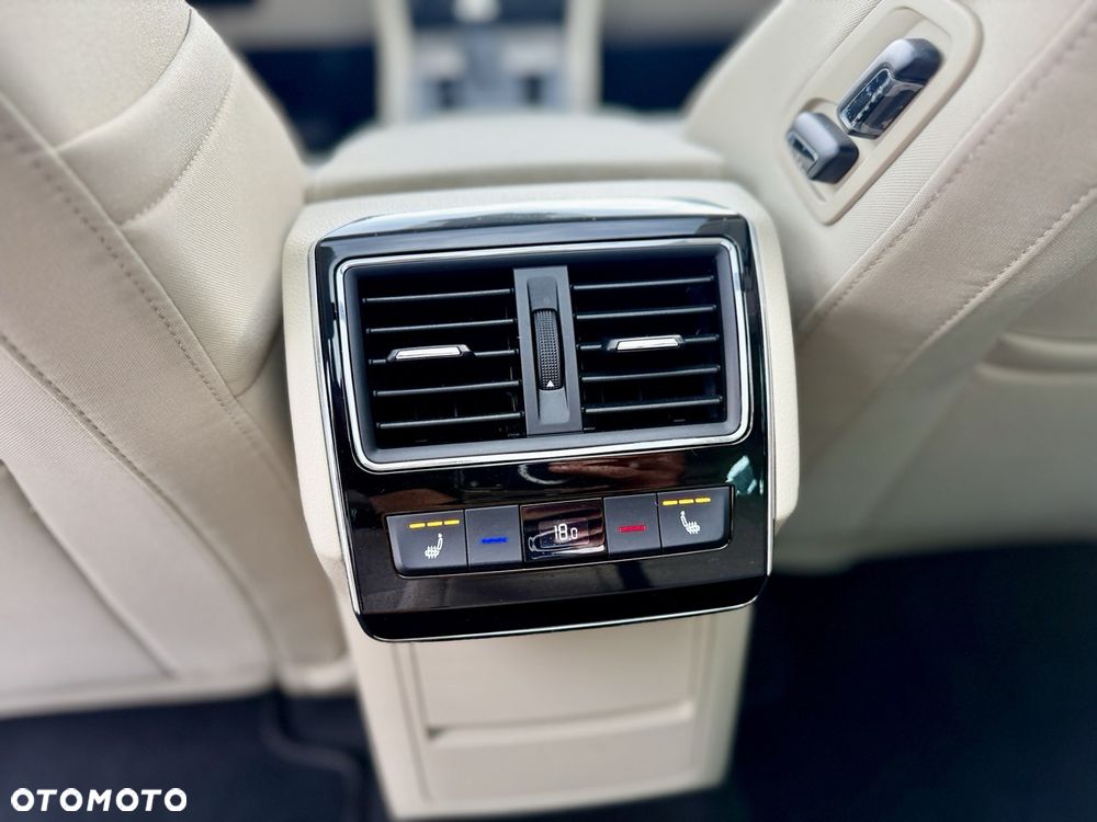 Skoda Superb 2.0 TDI DSG Premium Edition - 20