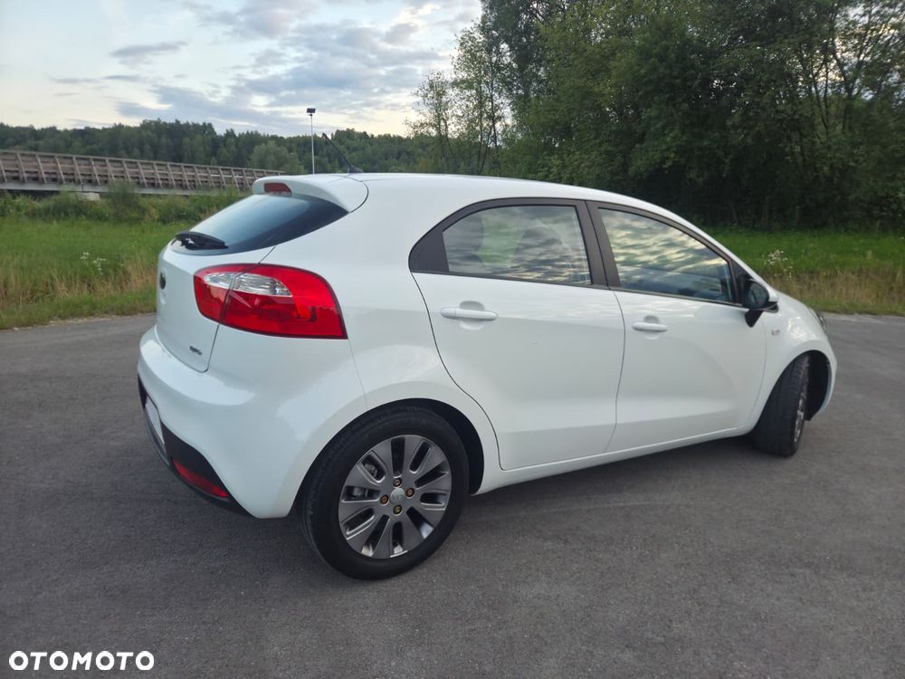 Kia Rio 1.2 Attract - 6