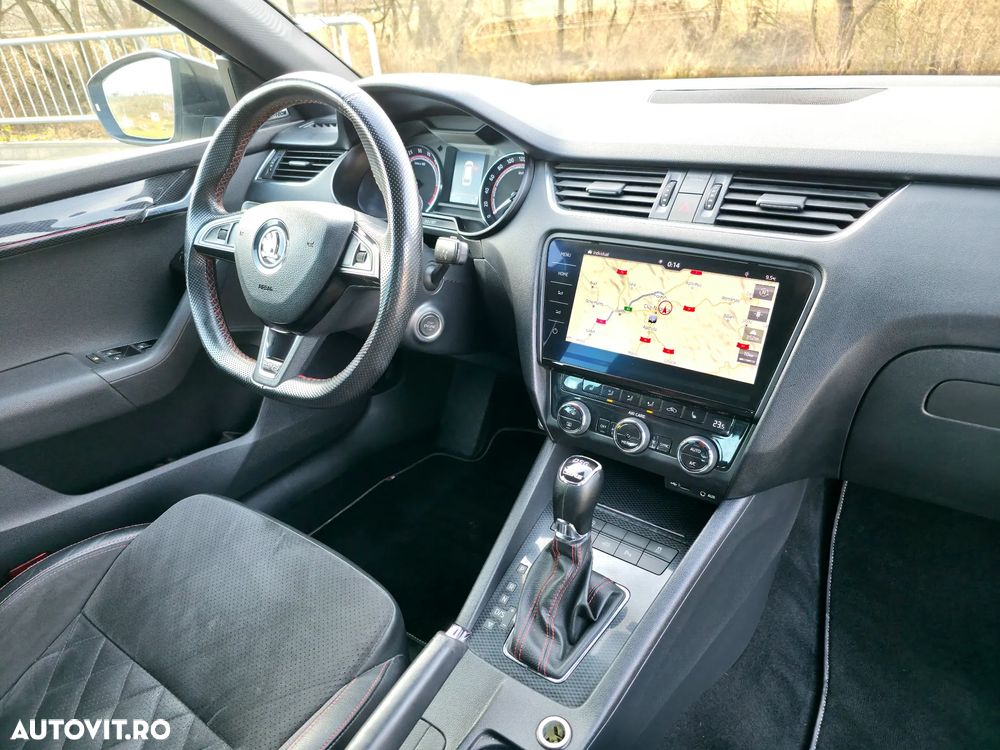 Skoda Octavia Combi 2.0 TDI 4x4 DSG RS - 9