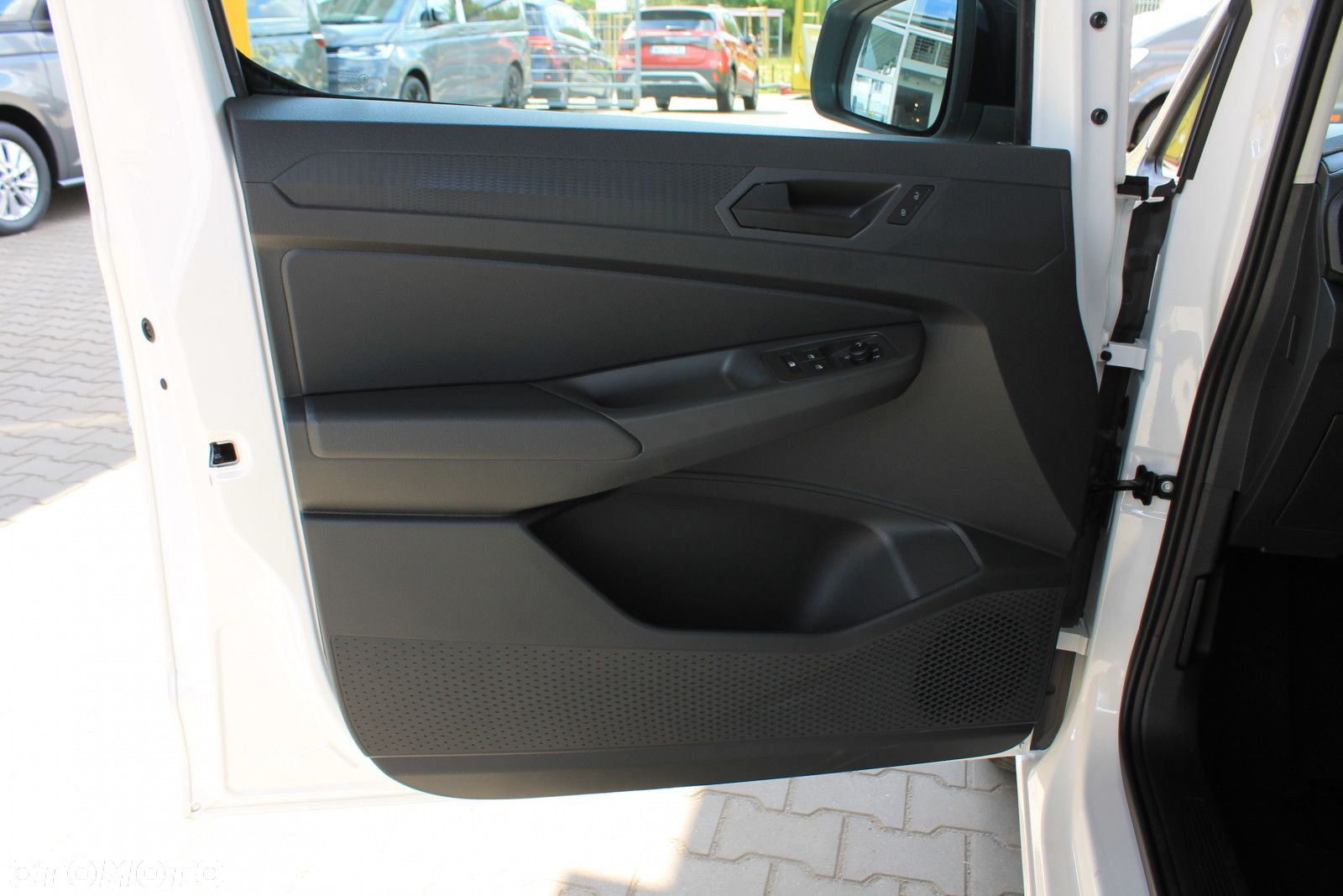 Volkswagen Caddy Cargo 2.0 TDI Manual - 9