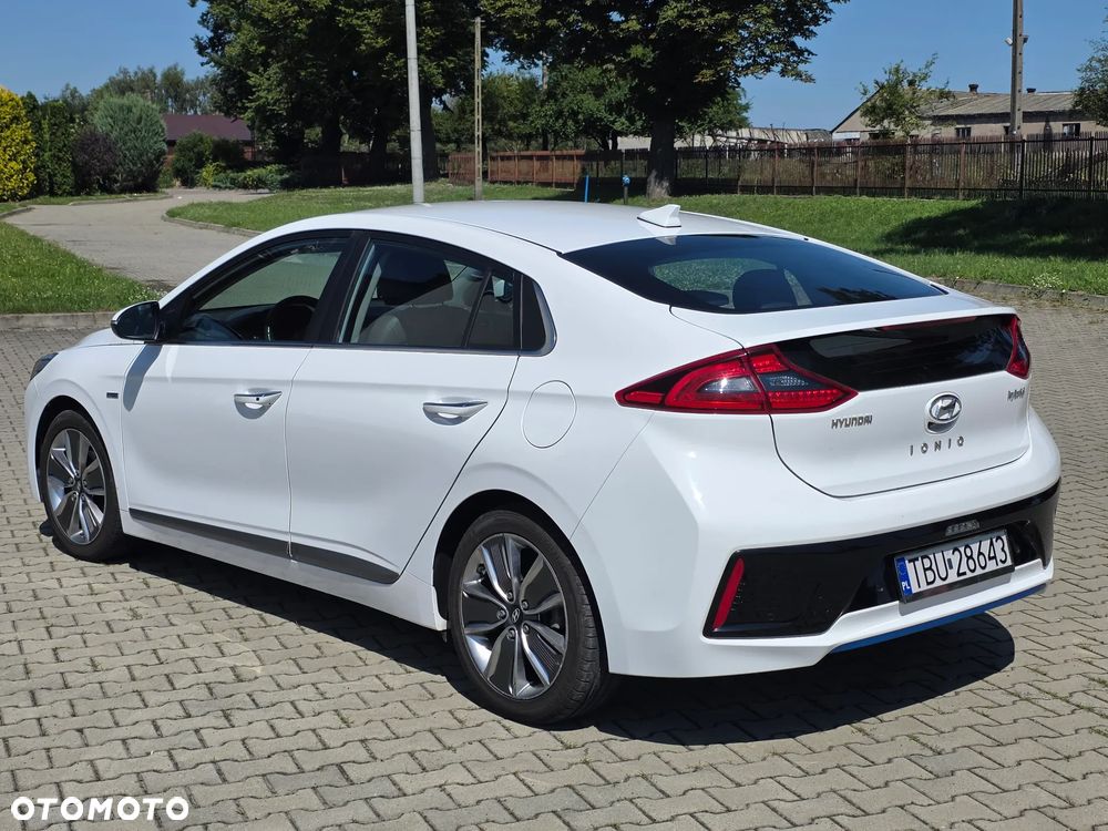 Hyundai IONIQ Hybrid Business - 3