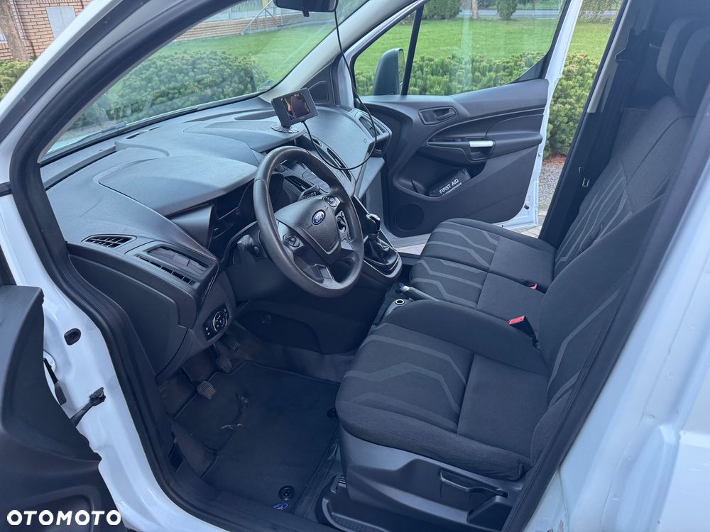 Ford Transit Connect - 17