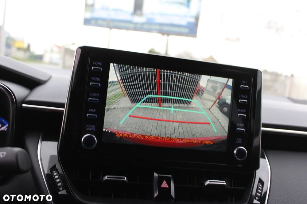 Toyota Corolla 2.0 Hybrid Executive - 16