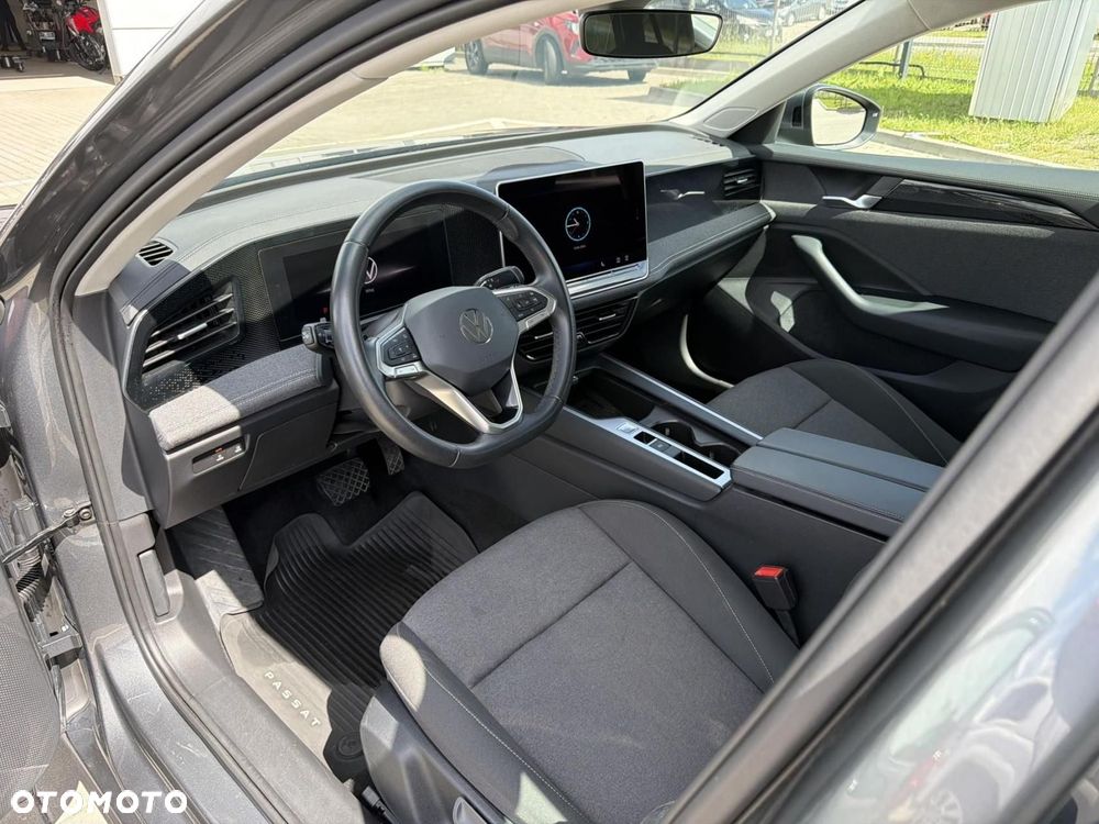 Volkswagen Passat - 10