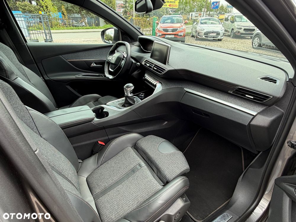 Peugeot 5008 - 15