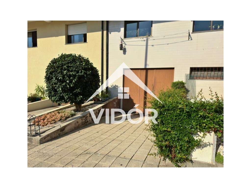 Lugar de garagem em Paredes - Grande imagem: 2/2