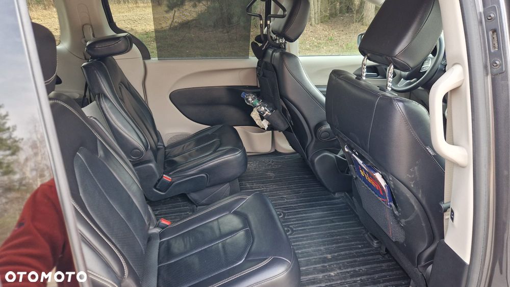 Chrysler Pacifica - 22