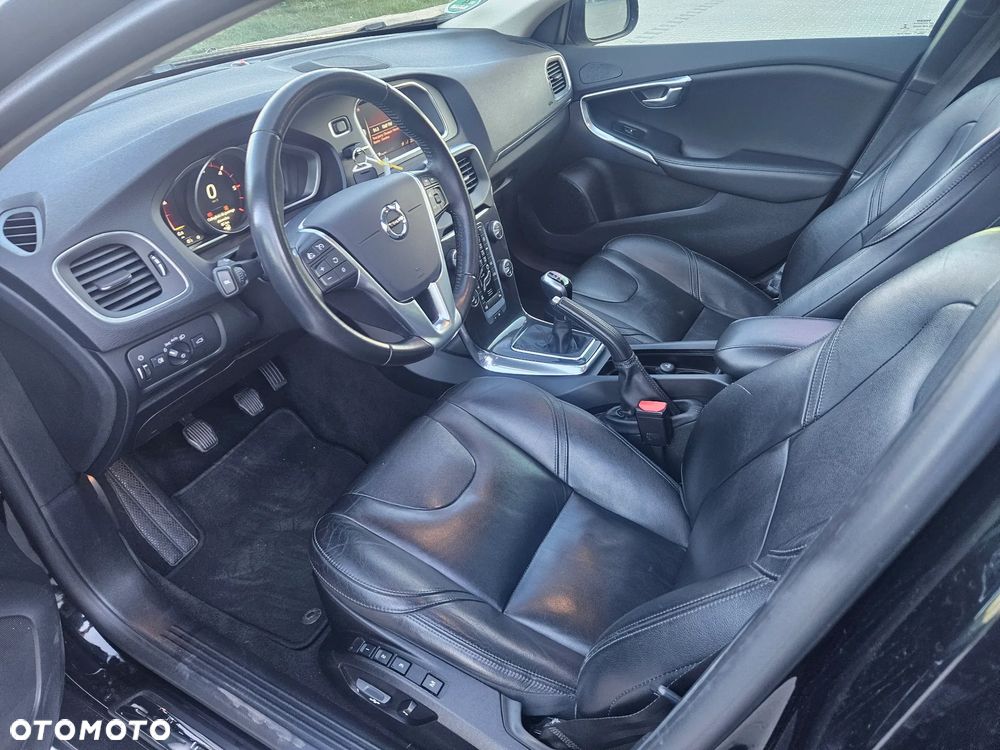 Volvo V40 D3 Inscription - 11