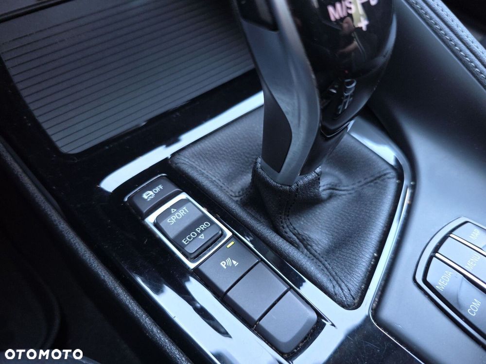 BMW X1 sDrive18i Sport Line - 25