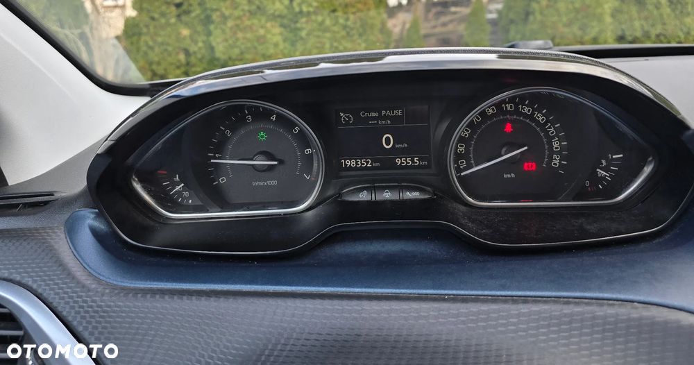 Peugeot 2008 1.6 VTi Allure - 16
