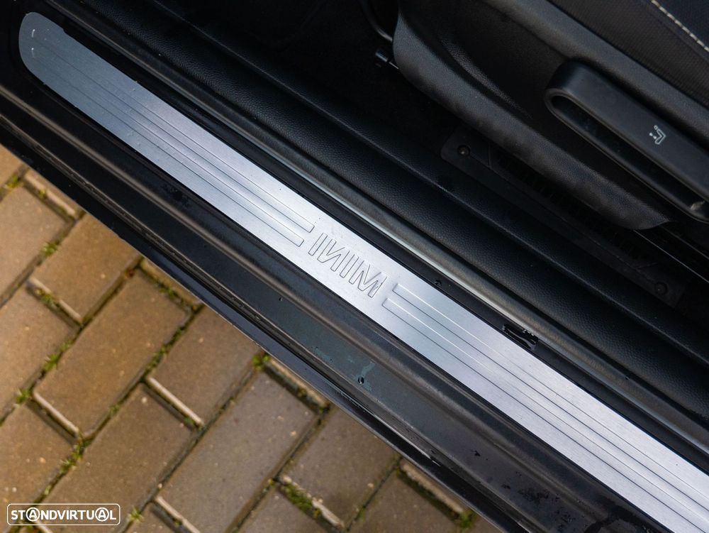 MINI 3 Portas One D - 16