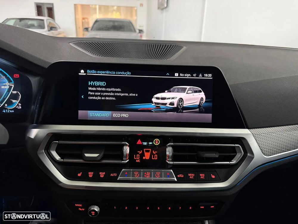 BMW 330 e Touring Pack M Auto - 44