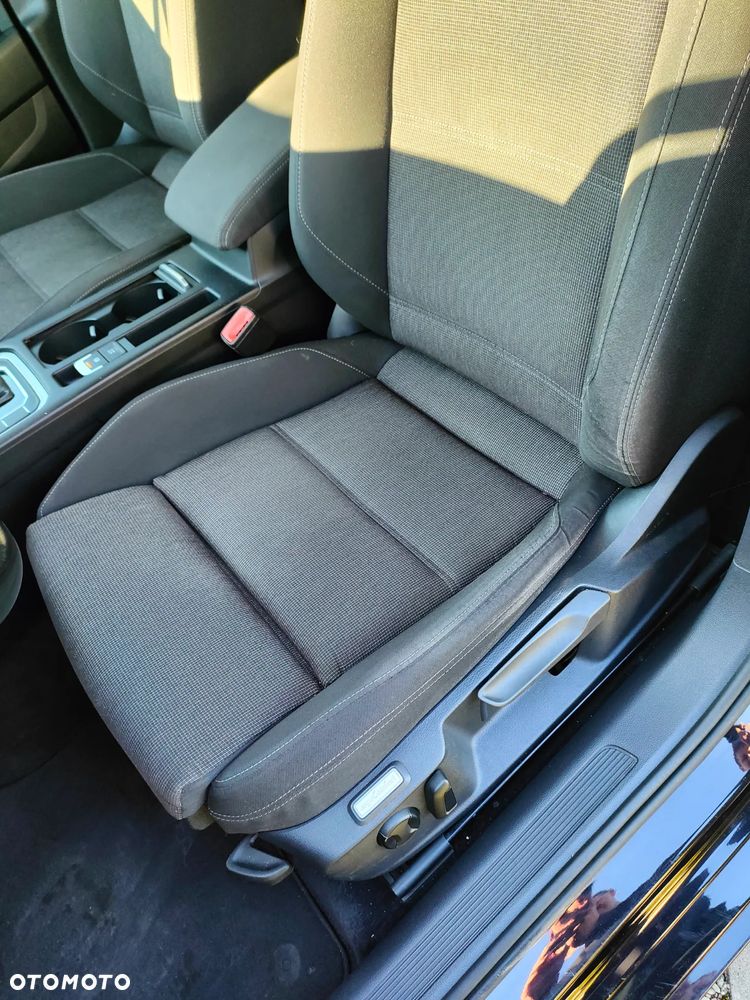 Volkswagen Passat Variant 1.6 TDI (BlueMotion Technology) DSG Comfortline - 10