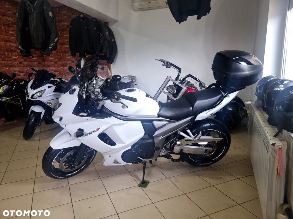 Suzuki GSX - 1