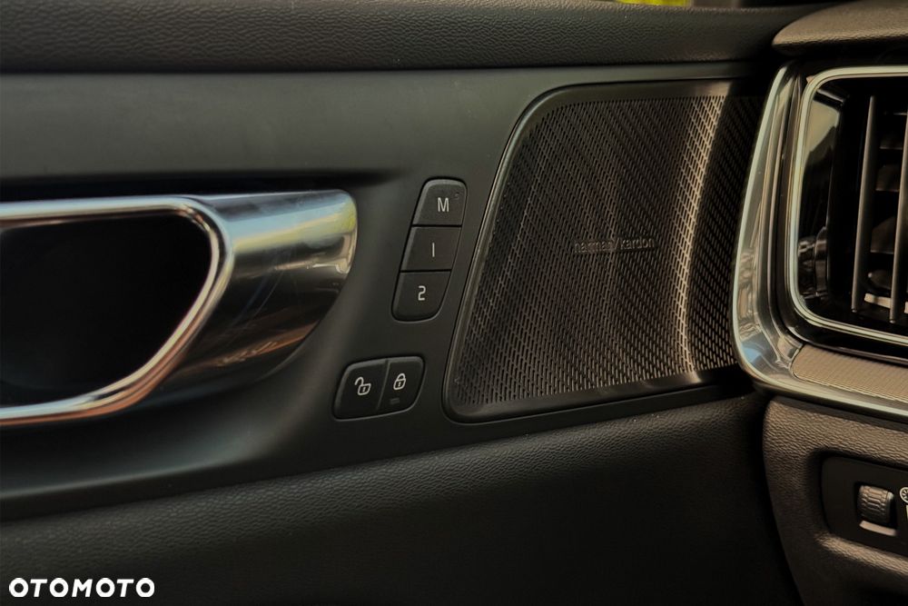 Volvo S60 T4 R-Design - 35