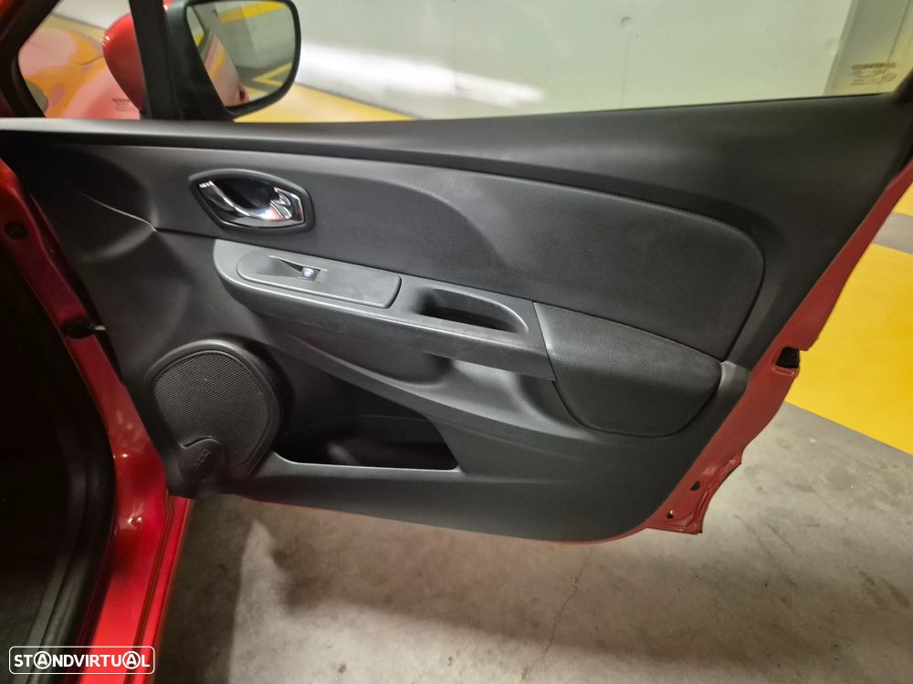 Renault Clio Sport Tourer 0.9 TCE Dynamique S - 31