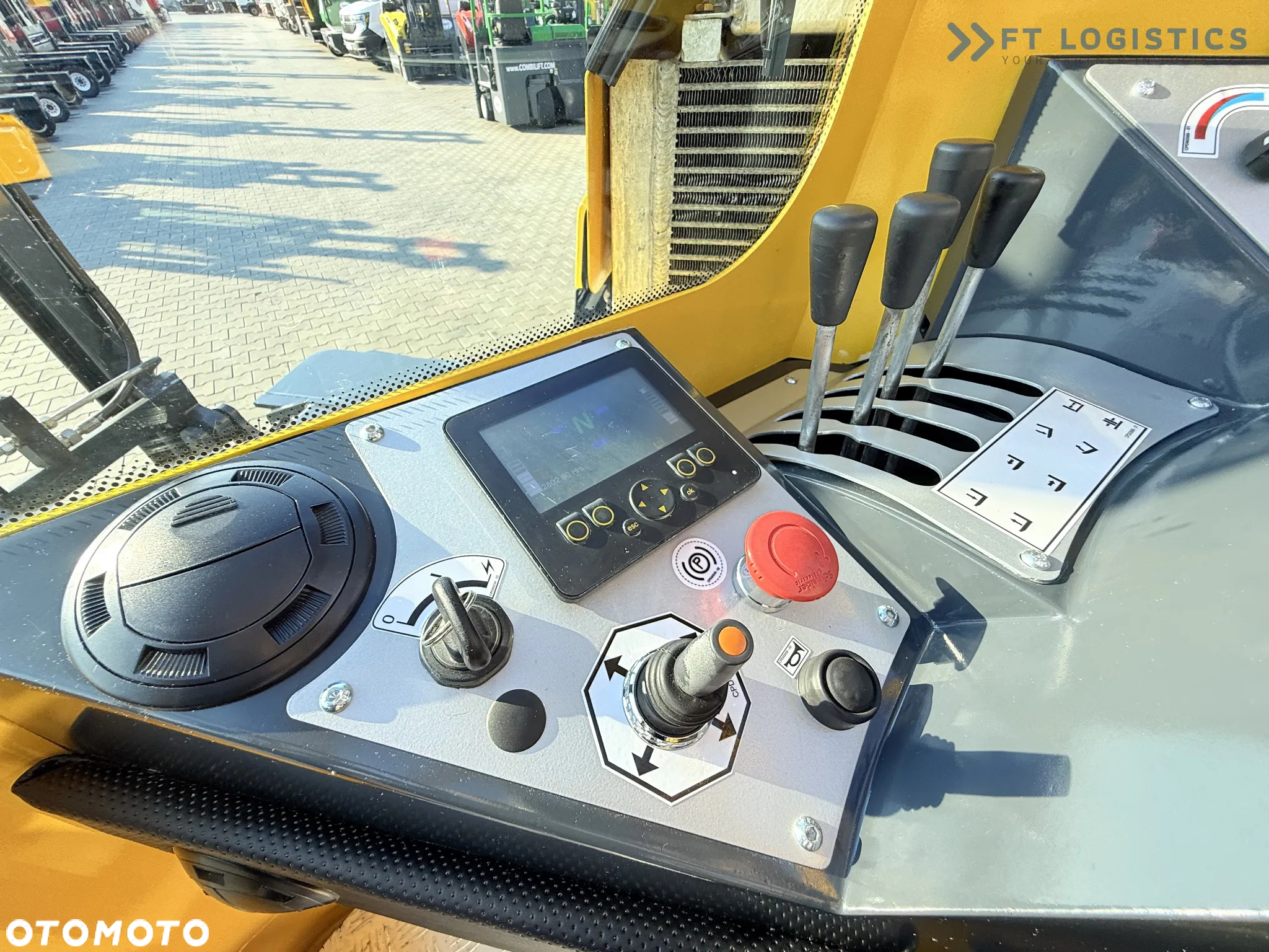 Combilift C5000 / DIESEL / TRIPLEX 6000MM / WOLNY SKOK / POZYCJONER WIDEŁ / WBUDOWANA WAGA / OGRZEWANIE / PEŁNA KABINA / STAN IDEALNY / zeroka oferta wózków czterokierunkowych i bocznych, dopasowanych do różnorodnych potrzeb i zastosowań - 40