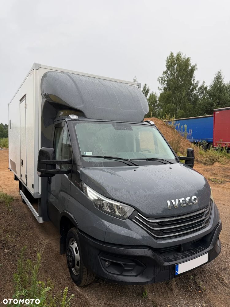 Iveco 50C18 KONTENER 5.0 M + WINDA DHOLLANDIA 1000 KG / BLIŹNIAK PODWÓJNE KOŁA / 3 MIEJSCA / PRAWO JAZDY KATEGORIA "B" / 35C18 / POLSKI SALON !! - 4