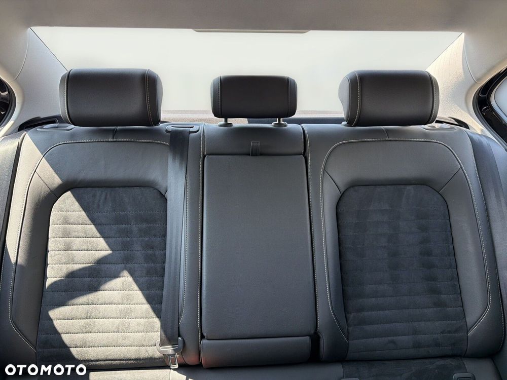 Volkswagen Passat 1.5 TSI EVO Elegance DSG - 39