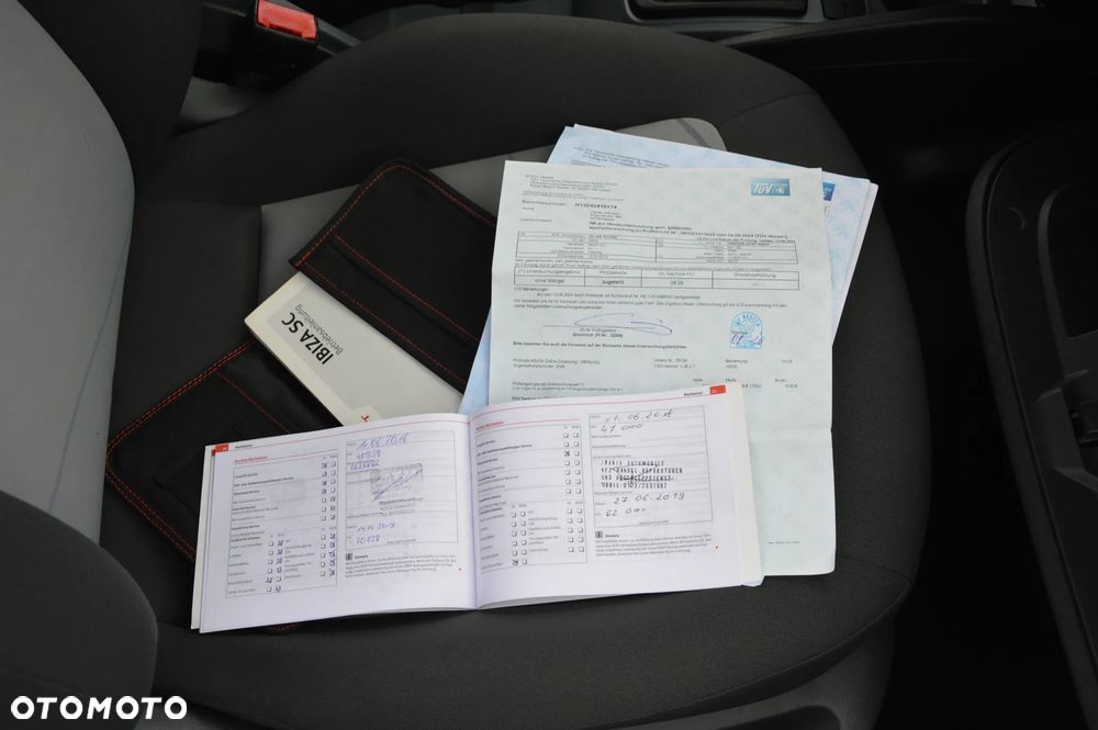 Volkswagen Golf - 8